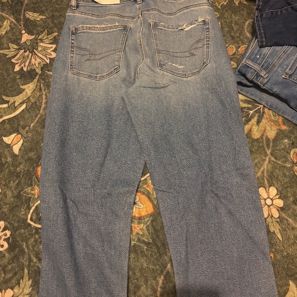 Mom Jean - Picture 2 of 3